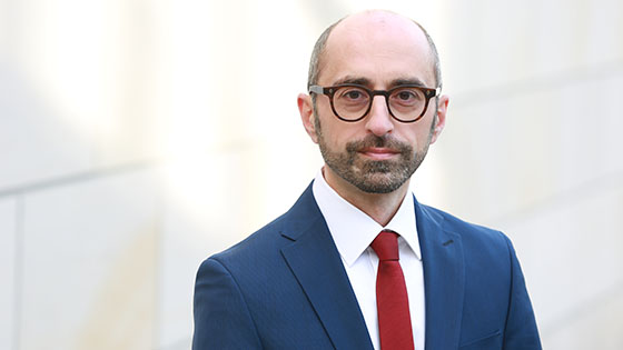 Portraitbild eines Mannes (Quelle: Eren Güvercin) Portraitbild eines Mannes