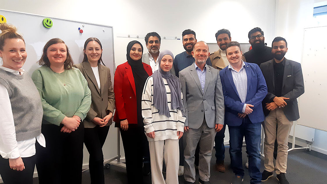 Gruppenbild von mehreren Frauen und Männern (Quelle: Claudia Mende) Gruppenbild von mehreren Frauen und Männern