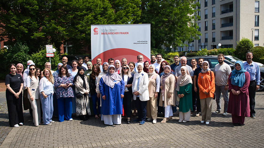 Gruppenbild (Quelle: Sozialdienst muslimischer Frauen e.V.) Gruppenbild